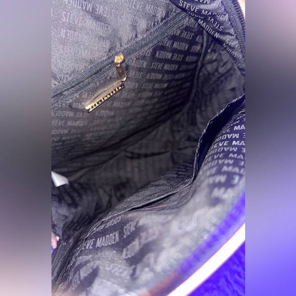 backpack - Picture 2 of 4